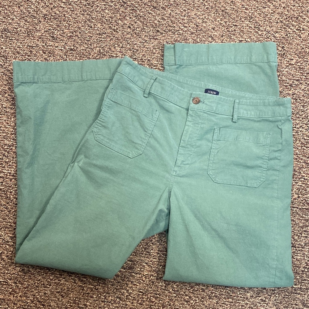 J. Crew Wide leg pants Sage Green Chinos
Patch pockets front and back size 31 - Picture 2 of 9
